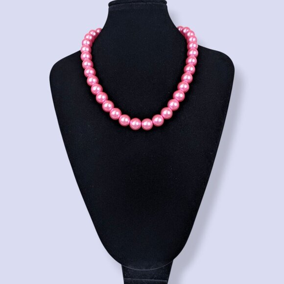 Very Pink Faux Pearl Necklace - Picture 2 of 6